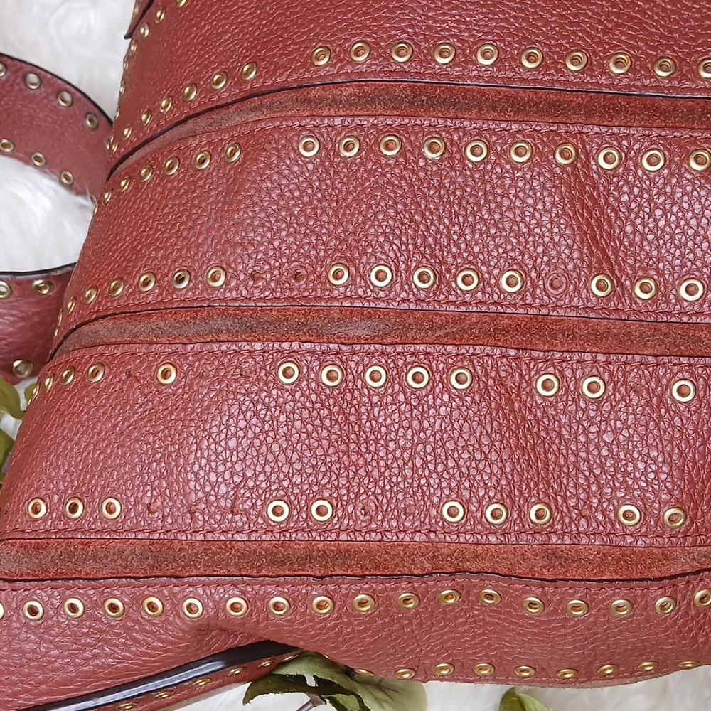 MICHAEL KORS CROSSBODY REDUCED FOR QUICK SALE - Picture 8 of 17